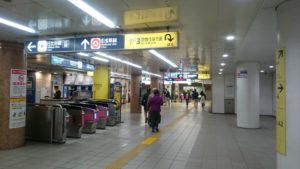 都営浅草線東銀座駅３番出口改札前